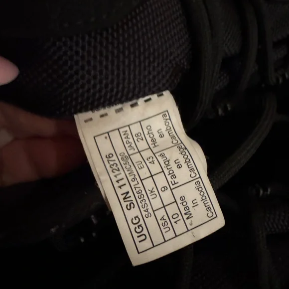 UGG Men's Black Lace-Up Boots water resistant - Picture 9 of 9